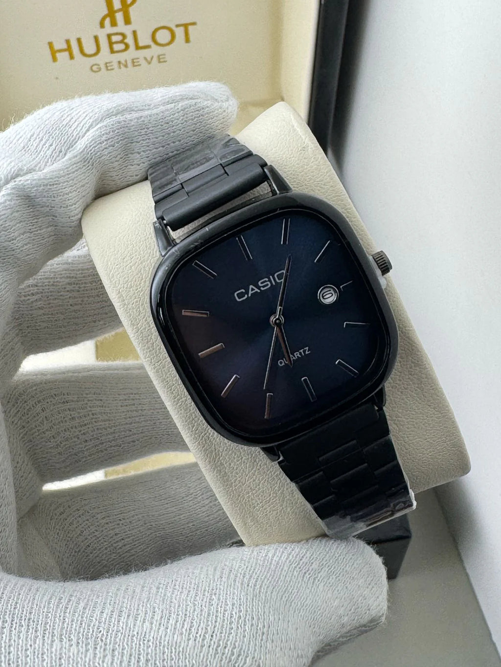 CASIO QUARTZ VINTAGE WATCH