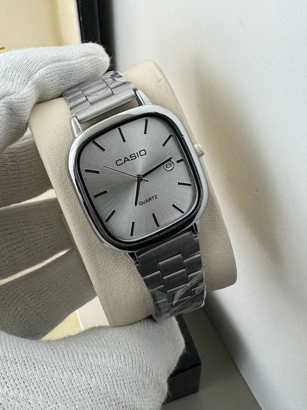CASIO QUARTZ VINTAGE WATCH